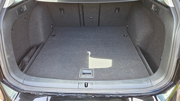 Volkswagen Golf VII 11 of 11