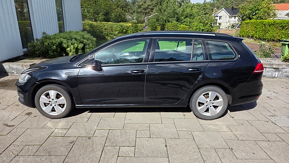 Volkswagen Golf VII 2 of 11