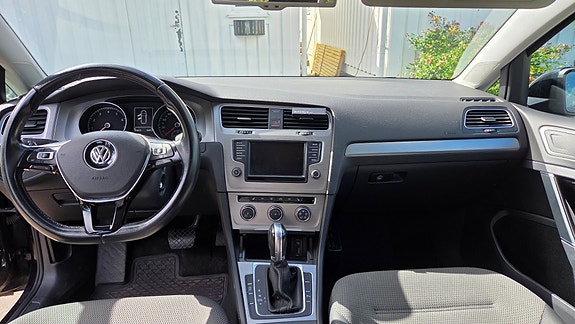 Volkswagen Golf VII 8 of 11
