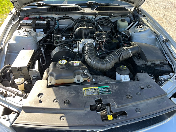 Ford Mustang 5 of 8