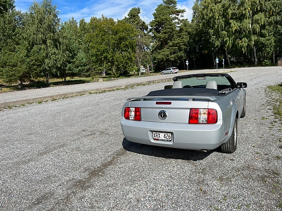 Ford Mustang 6 of 8