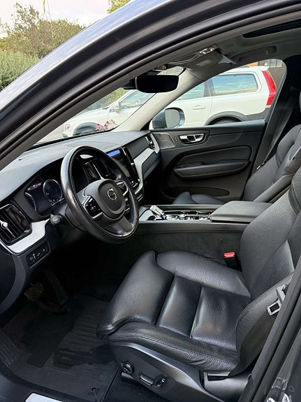 Volvo XC60 5 of 7