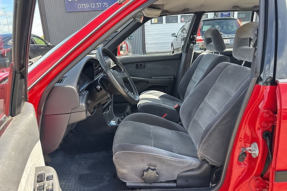Toyota Carina 12 of 20