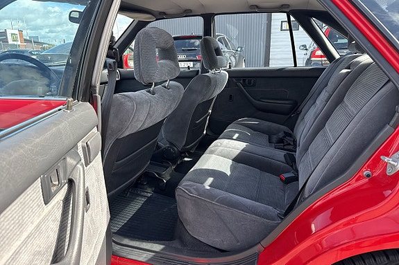 Toyota Carina 13 of 20