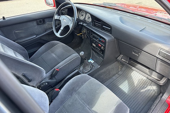 Toyota Carina 17 of 20