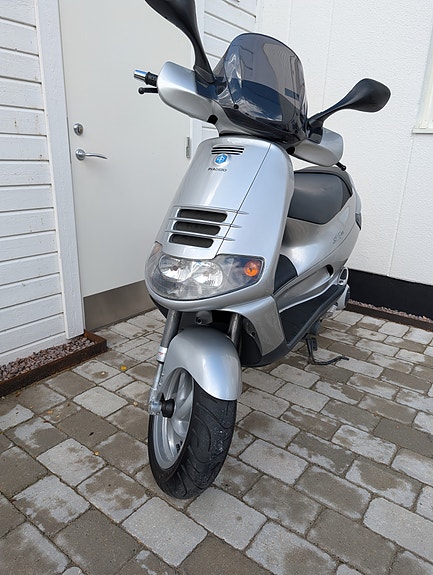Piaggio Skipper 125 4T (Nybes, Låga mil, Mycket fint skick) 9 of 13