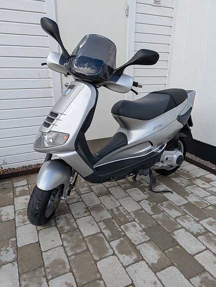 Piaggio Skipper 125 4T (Nybes, Låga mil, Mycket fint skick) 11 of 13