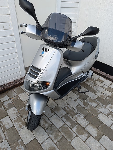 Piaggio Skipper 125 4T (Nybes, Låga mil, Mycket fint skick) 3 of 13