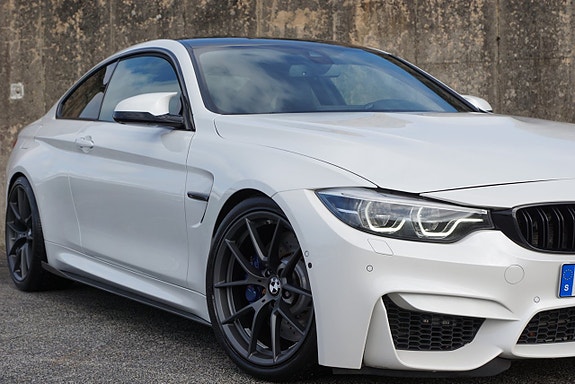 BMW M4 2 of 30