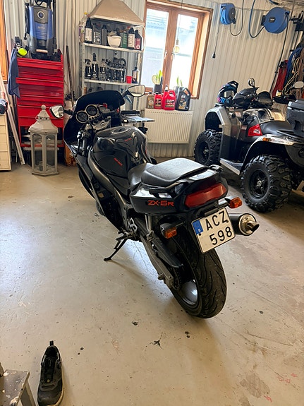 Kawasaki Ninja ZX-6R 3 of 3