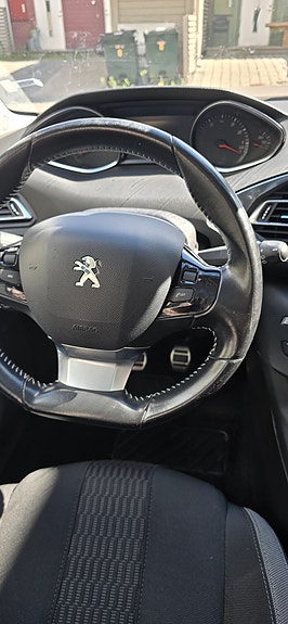Peugeot 308 SW 8 of 10