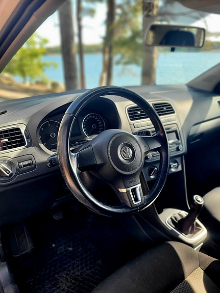 Volkswagen Polo 2 of 7