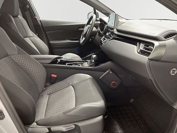 Toyota C-HR 10 of 11