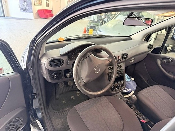 Mercedes-Benz A140 8 of 10