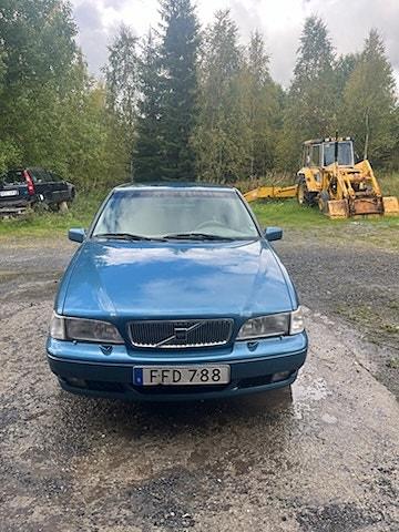 Volvo S70 2 of 7