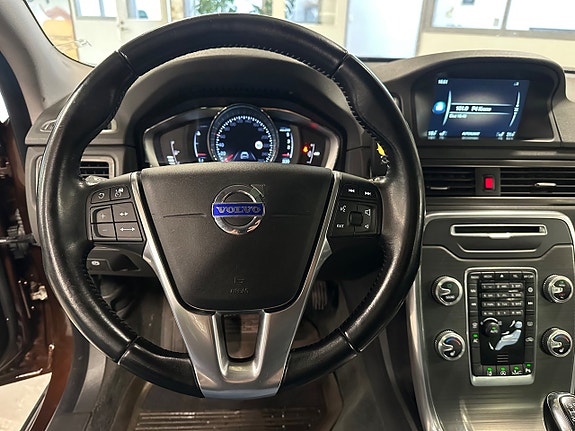Volvo XC70 14 of 22