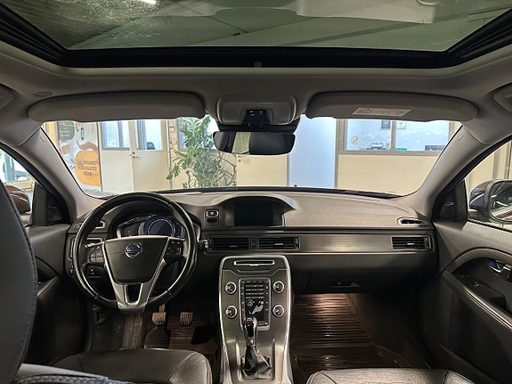 Volvo XC70 8 of 22