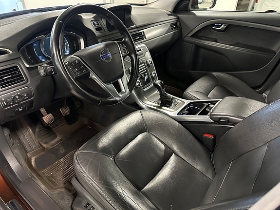 Volvo XC70 11 of 22