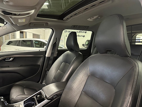 Volvo XC70 12 of 22