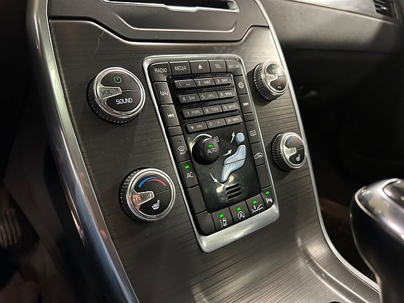 Volvo XC70 16 of 22