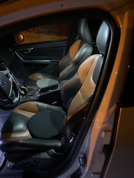Volvo V60 Cross Country 5 of 7