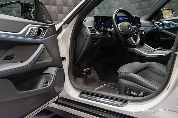 BMW i4 14 of 25