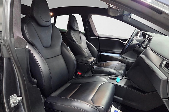 Tesla Model S 10 of 20