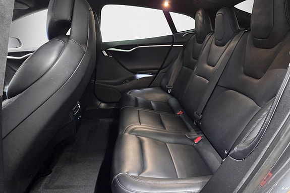 Tesla Model S 13 of 20