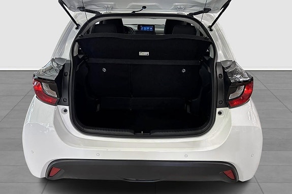Toyota Yaris 11 of 11
