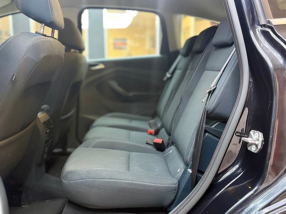Ford C-Max 10 of 18