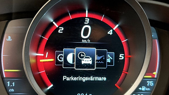 Volvo V60 Cross Country 15 of 17