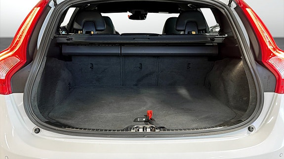Volvo V60 Cross Country 10 of 17