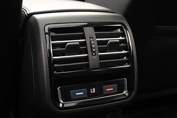 Volkswagen Passat Alltrack 17 of 19