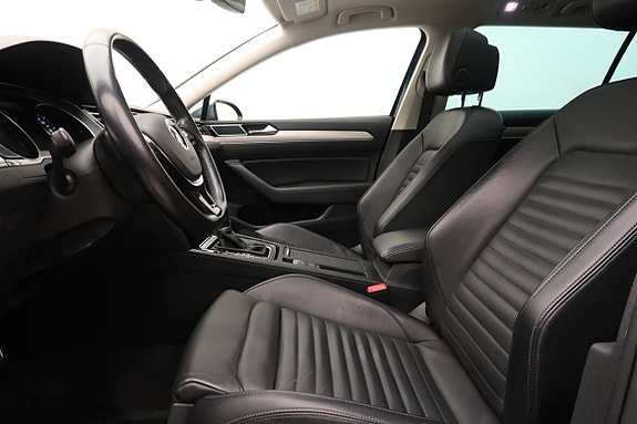 Volkswagen Passat Alltrack 10 of 19