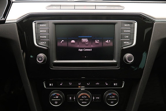 Volkswagen Passat Alltrack 16 of 19
