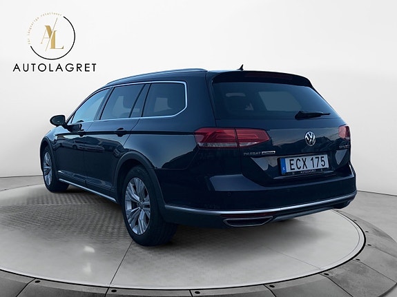Volkswagen Passat Alltrack 4 of 19