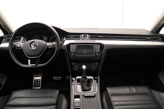 Volkswagen Passat Alltrack 13 of 19