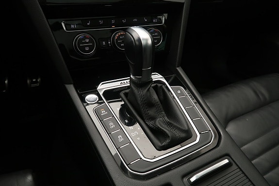 Volkswagen Passat Alltrack 15 of 19