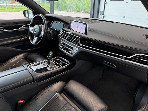 BMW 740d 19 of 19