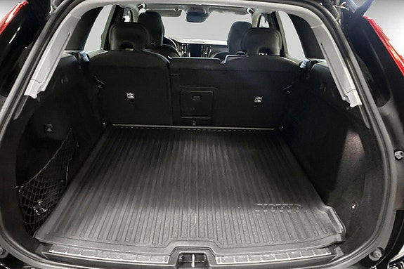 Volvo XC60 14 of 19