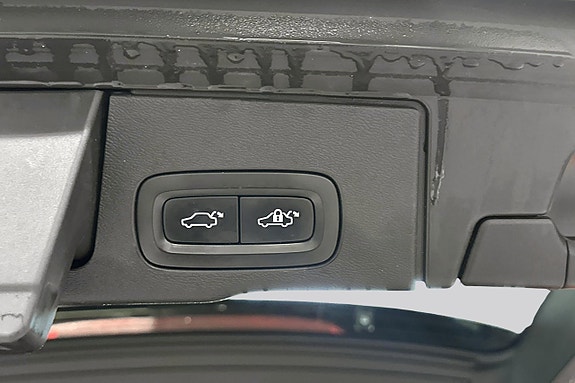 Volvo XC60 15 of 19