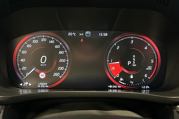 Volvo XC60 10 of 19
