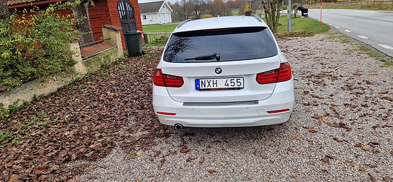 BMW 318d 3 of 4