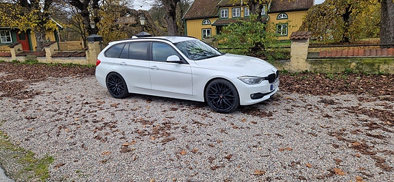 BMW 318d 2 of 4