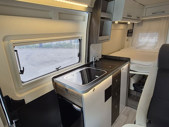 Westfalia Columbus 540D Pop-up 150 hk automat, vattenburen diesel, drag 12 of 25