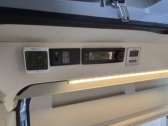 Westfalia Columbus 540D Pop-up 150 hk automat, vattenburen diesel, drag 13 of 25
