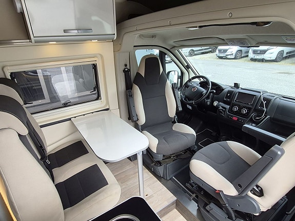 Westfalia Columbus 540D Pop-up 150 hk automat, vattenburen diesel, drag 20 of 25