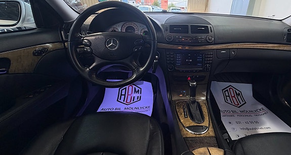 Mercedes-Benz E320 8 of 15