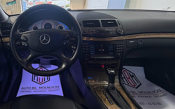 Mercedes-Benz E320 7 of 15
