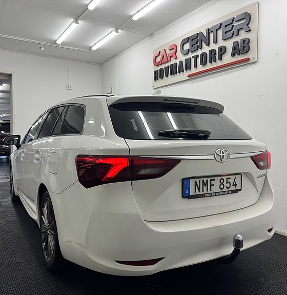 Toyota Avensis 3 of 22